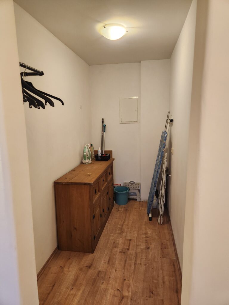 Kammer mit Garderobe