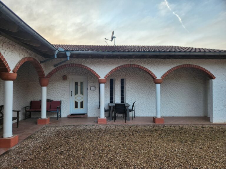 Eingangsbereich mit Terrasse